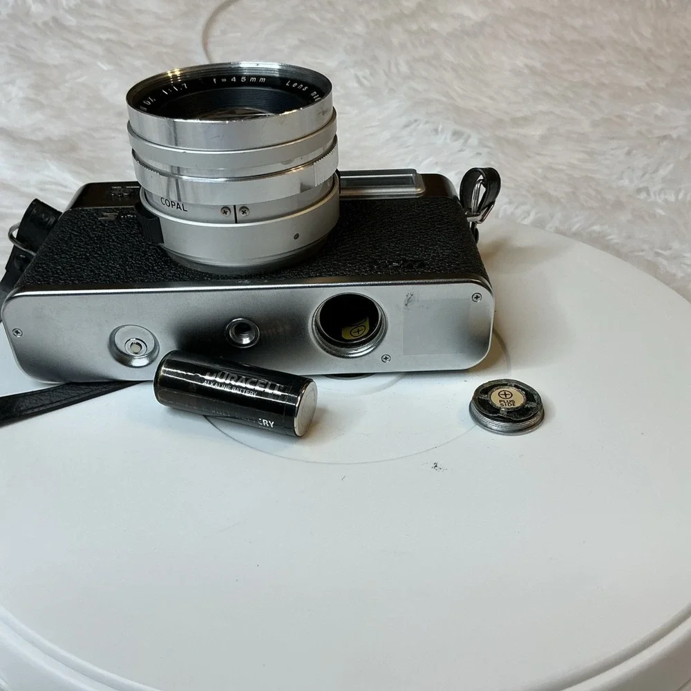 Yashica Electro 35GSN  Rangefinder 35mm Film Camera untested